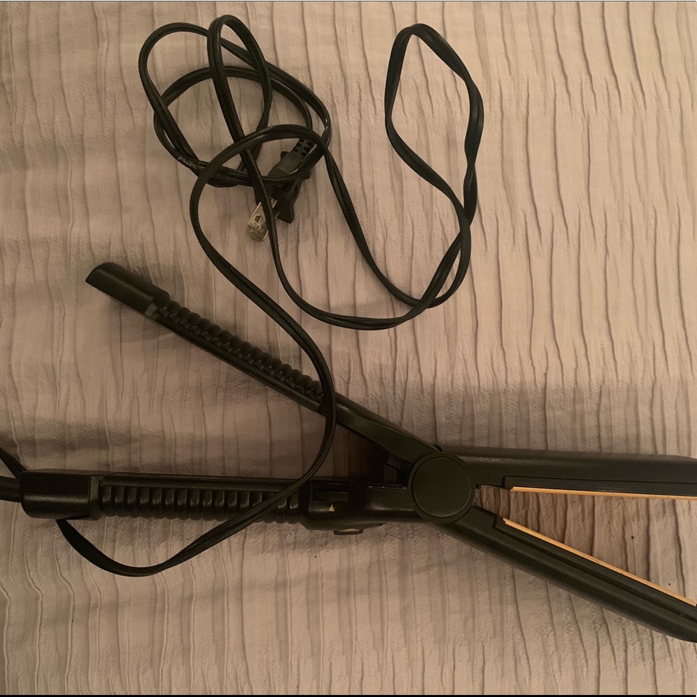 Hair straightener